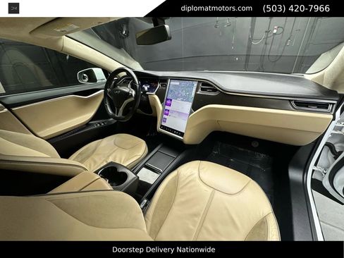 Used 2013 Tesla Model S Performance image 20