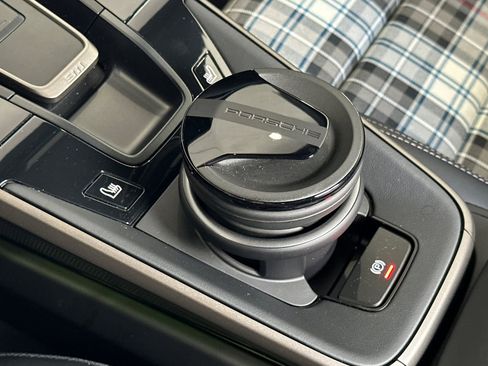 Used 2025 Porsche 911 Turbo image 25