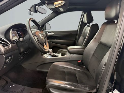 Used 2018 Jeep Grand Cherokee Altitude image 10