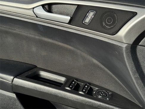 Certified 2020 Ford Fusion SE image 25