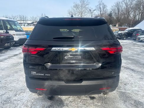 Used 2023 Chevrolet Traverse LT image 11