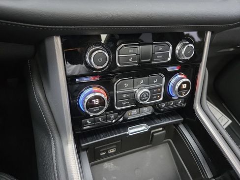 Used 2021 GMC Yukon Denali AWD/4WD image 26