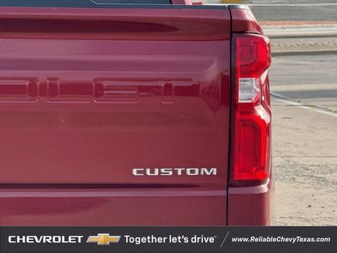 Used 2020 Chevrolet Silverado 1500 Custom w/ Infotainment Package RWD image 9