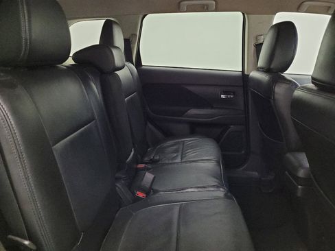 Used 2018 Mitsubishi Outlander SE image 19