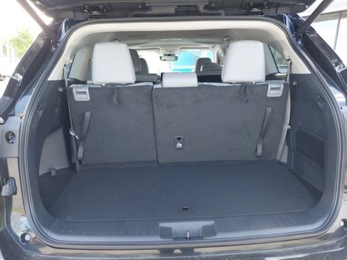 Used 2026 Toyota Highlander XLE AWD/4WD image 14