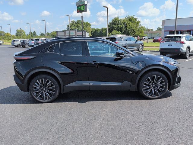 Used 2026 Toyota C-HR AWD/4WD image 8