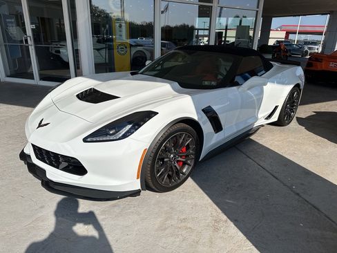 Used 2019 Chevrolet Corvette Z06 image 1