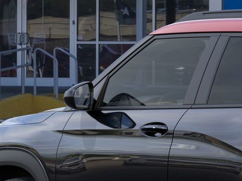 New 2025 Chevrolet TrailBlazer RS w/ Convenience Package image 12