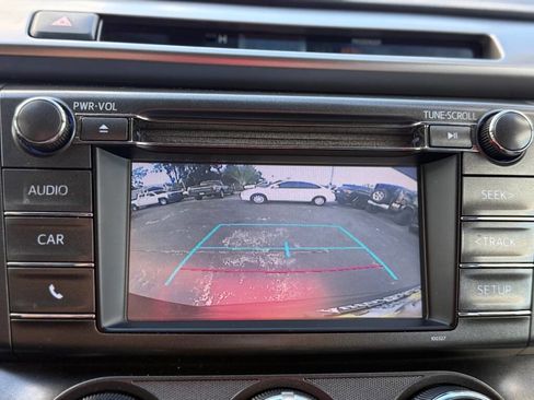 Used 2015 Toyota RAV4 LE image 22