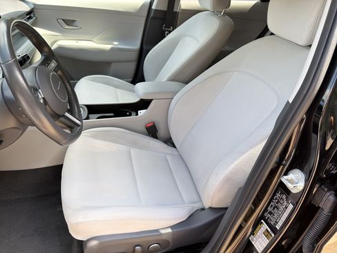 Used 2025 Hyundai Kona SEL AWD/4WD image 16