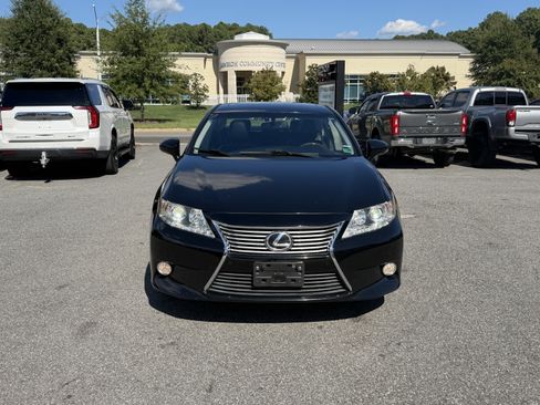 Used 2013 Lexus ES 350 w/ Luxury Pkg FWD image 3