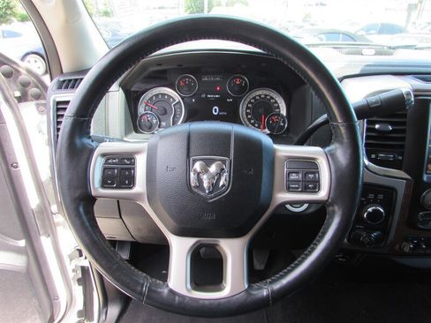 Used 2016 RAM 3500 Laramie w/ Convenience Group AWD/4WD image 8