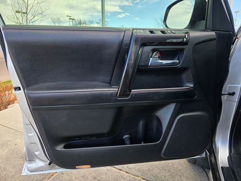 Used 2018 Toyota 4Runner TRD Off-Road image 21