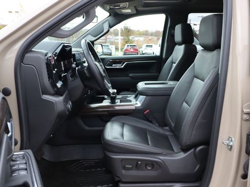 Used 2022 Chevrolet Silverado 1500 LT Trail Boss w/ LT Trail Boss Premium Package image 14