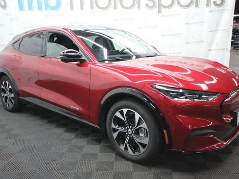 Used 2021 Ford Mustang Mach-E Premium image 8