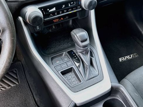 Used 2020 Toyota RAV4 LE w/ Carpet Mat Package FWD image 18