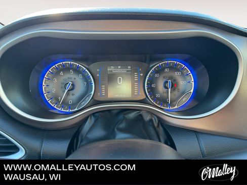 Used 2017 Chrysler Pacifica Touring-L image 15