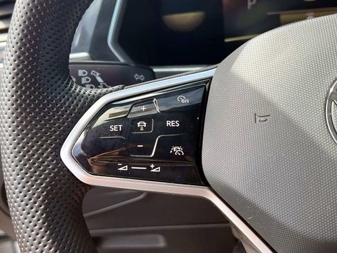 Used 2022 Volkswagen Tiguan SE R-Line image 22