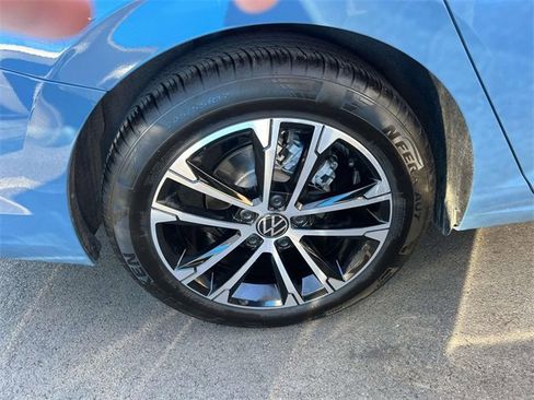 Used 2025 Volkswagen Jetta Sport image 8