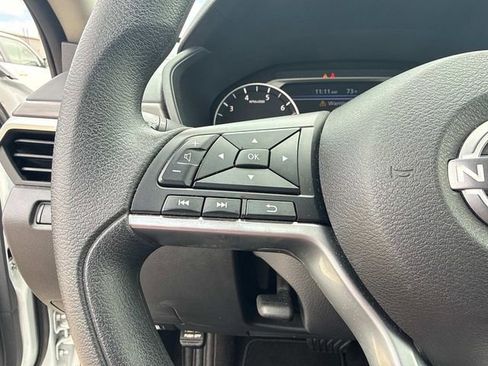 Used 2025 Nissan Altima 2.5 SV FWD image 29