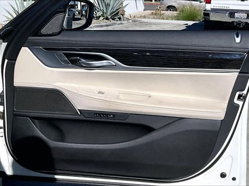 Used 2022 BMW 740i w/ M Sport Package image 22