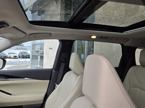 Certified 2025 INFINITI QX60 Pure image 6