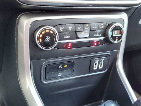 Used 2020 Ford EcoSport SE image 31