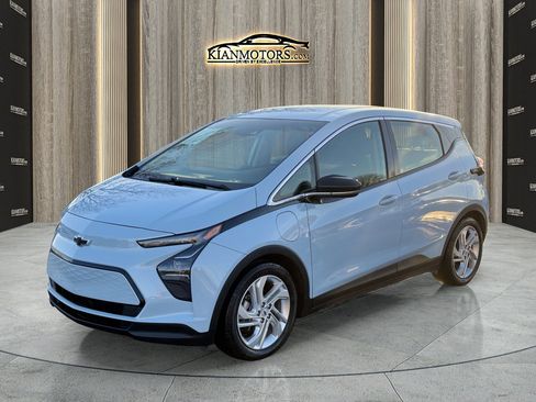 Used 2022 Chevrolet Bolt LT image 3