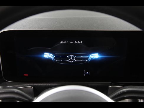 Used 2020 Mercedes-Benz GLB 250 4MATIC image 8
