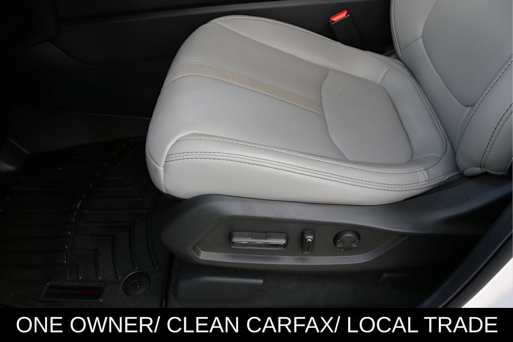 Used 2025 Honda Pilot EX-L image 12