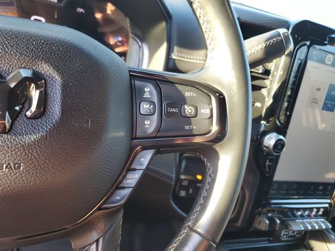 Used 2024 RAM 2500 Limited AWD/4WD image 28