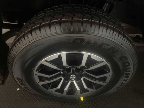 Used 2023 Toyota Tacoma TRD Sport image 13