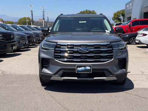 New 2026 Ford Explorer Active RWD image 2