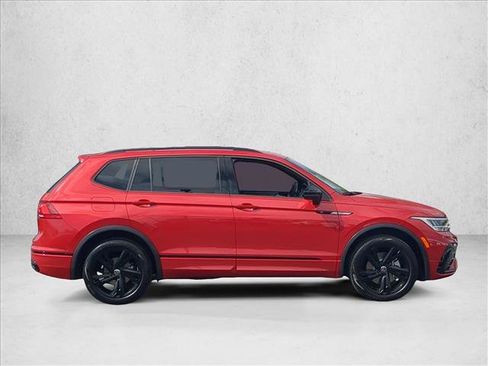 Used 2024 Volkswagen Tiguan SE R-Line FWD image 4