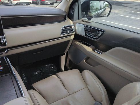 Certified 2024 Lincoln Navigator L Reserve AWD/4WD image 18
