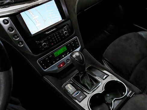 Used 2013 Maserati GranTurismo Sport image 21