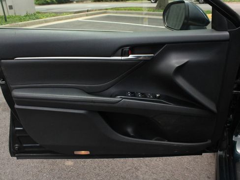 Used 2018 Toyota Camry XSE w/ Driver Assist Package image 15