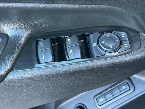 Used 2022 Chevrolet Equinox Premier image 13