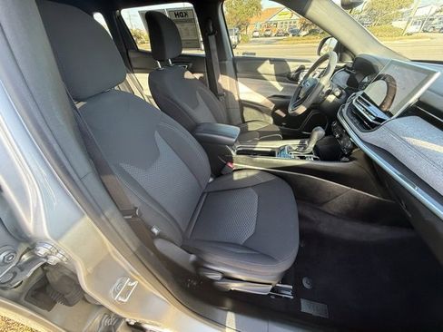 Certified 2024 Jeep Compass Sport image 11