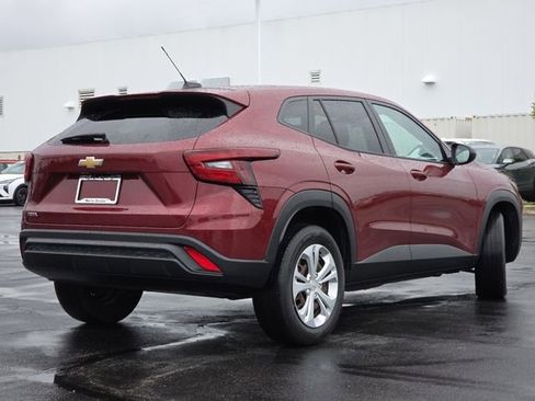 Certified 2024 Chevrolet Trax LS FWD image 18