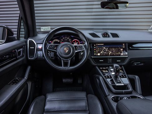 Certified 2023 Porsche Cayenne image 12