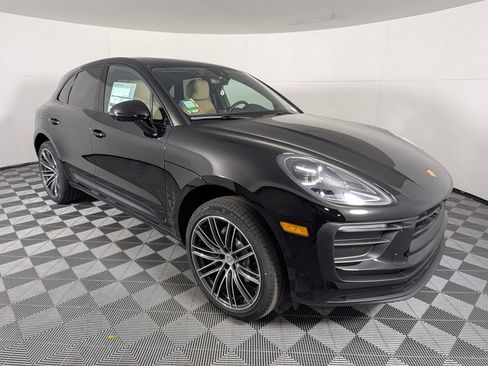 Certified 2026 Porsche Macan AWD/4WD image 9