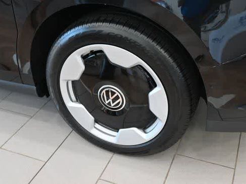 New 2025 Volkswagen ID. Buzz Pro S RWD image 8