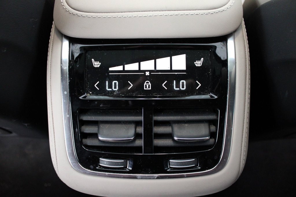Certified 2025 Volvo XC90 B5 Ultra AWD/4WD image 45