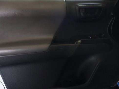 Used 2022 Toyota Tacoma SR image 15