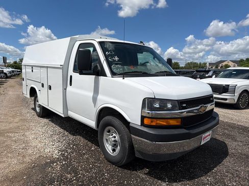 New 2025 Chevrolet Express 3500 w/ Power Convenience Package RWD image 4