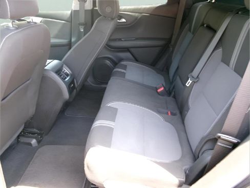 Used 2025 Chevrolet Blazer LT FWD image 9
