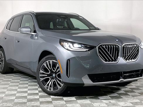 Certified 2026 BMW X3 xDrive30i w/ Premium Package AWD/4WD image 2