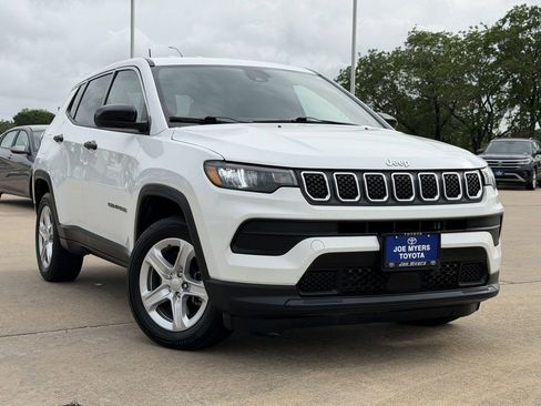 Used 2023 Jeep Compass Sport AWD/4WD image 2