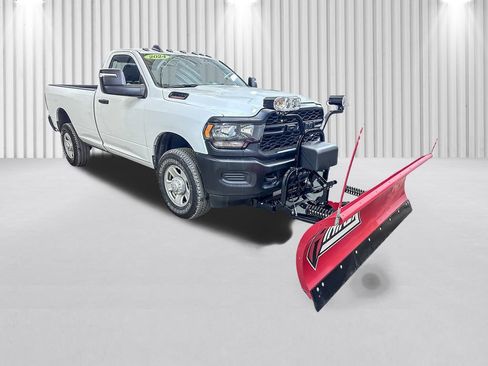New 2024 RAM 2500 Tradesman w/ Snow Chief Group image 2